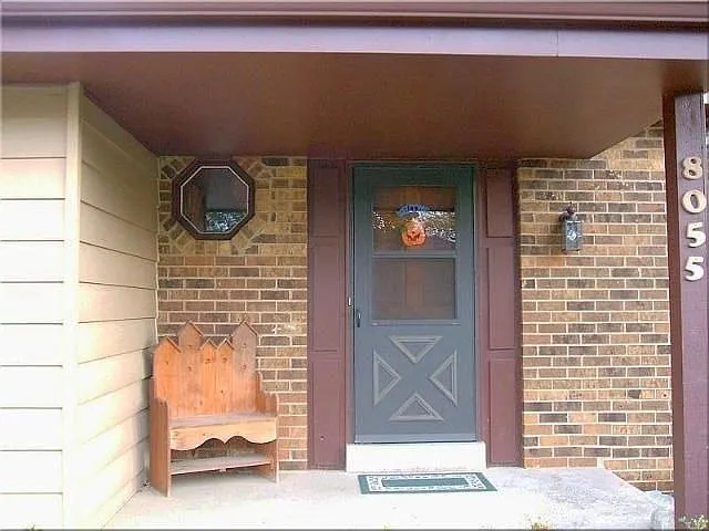 8055 Crystal Dr photo 1