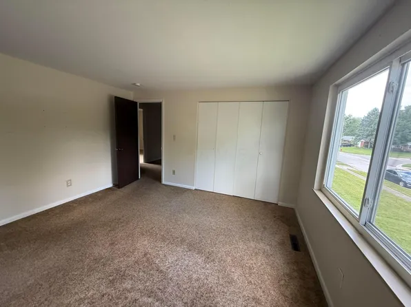 3737 Panama Dr, Westerville, OH 43081