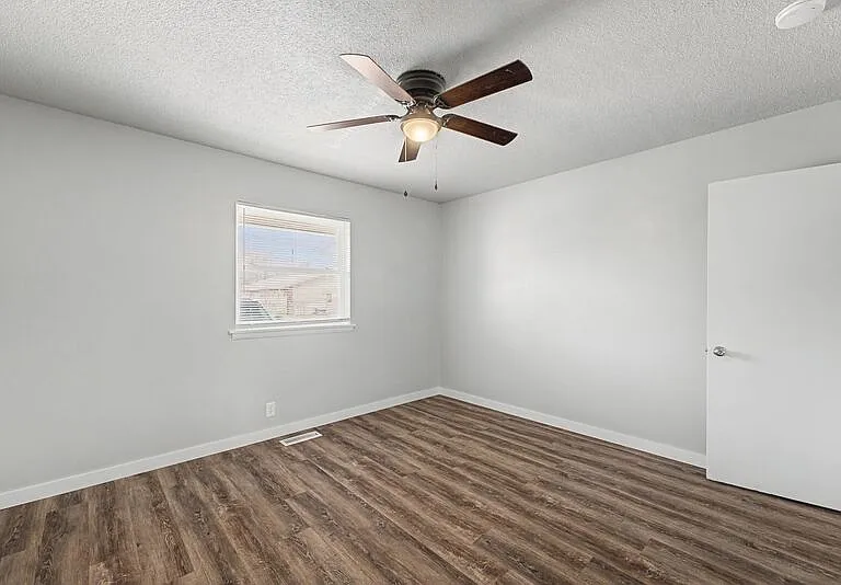 1305 W New Hope Rd #A — Photo 13
