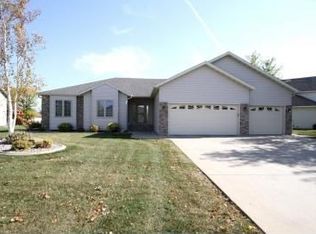 2658 Meadow Creek Cir S, Fargo, ND 58104