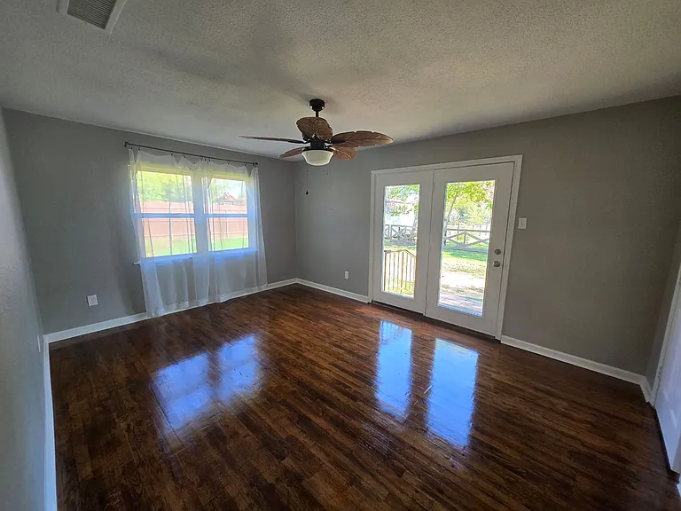 1049 Summerplace Ln — Photo 42