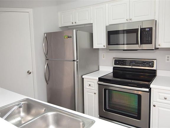 4th image of 8635 Mallard Reserve Dr Unit 103