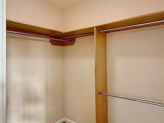 5th image of 634 9th Ave APT C