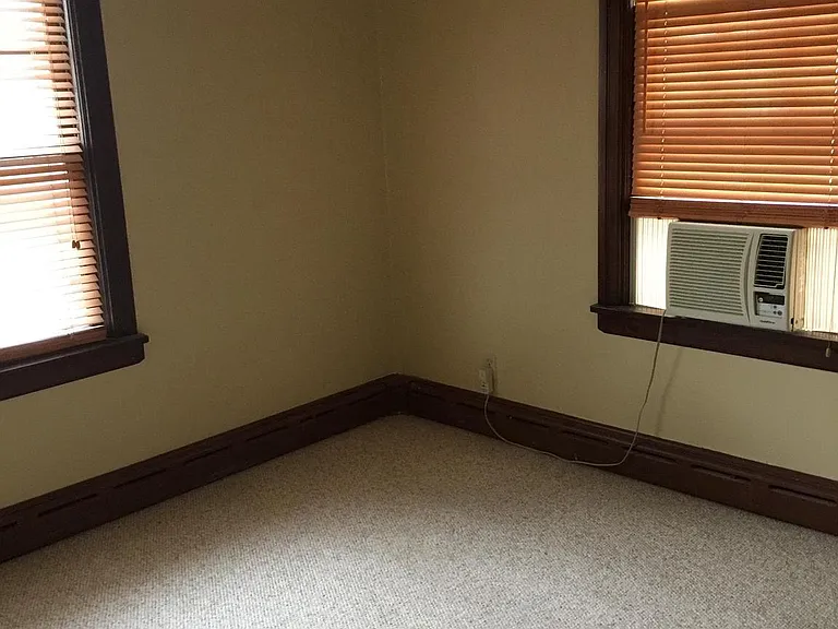 425 W Chocolate Ave — Photo 7