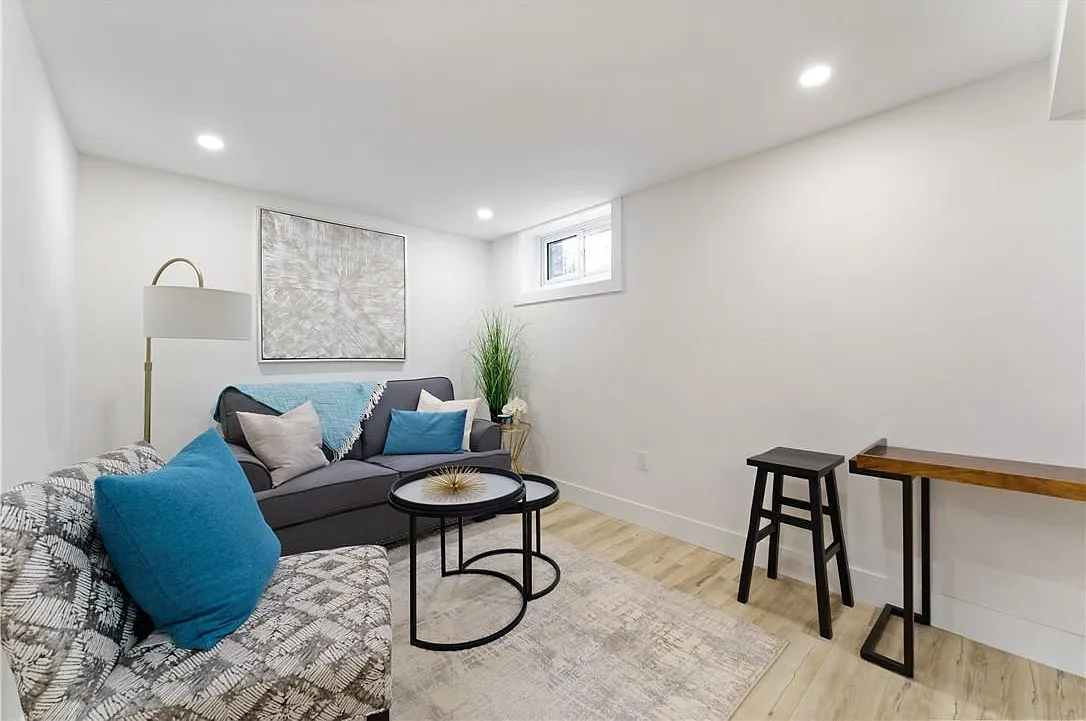 42 West 3rd Street, Lower Unit — Photo 3