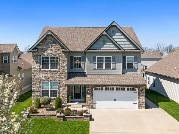 192 Shoreland Cir, Willowick, OH 44095