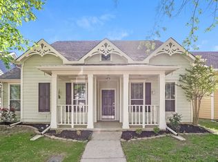 1042 Devonshire Dr, Aubrey, TX 76227