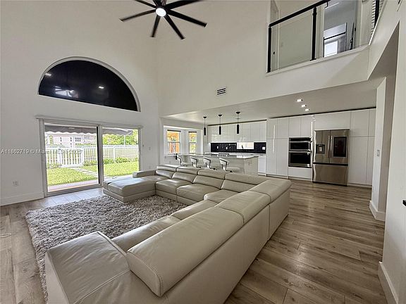 5th image of 5511 NW 51st Ave