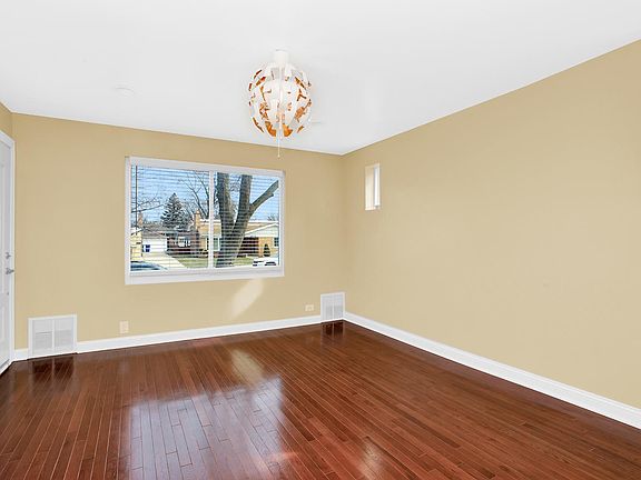 4th image of 9842 S Campbell Ave