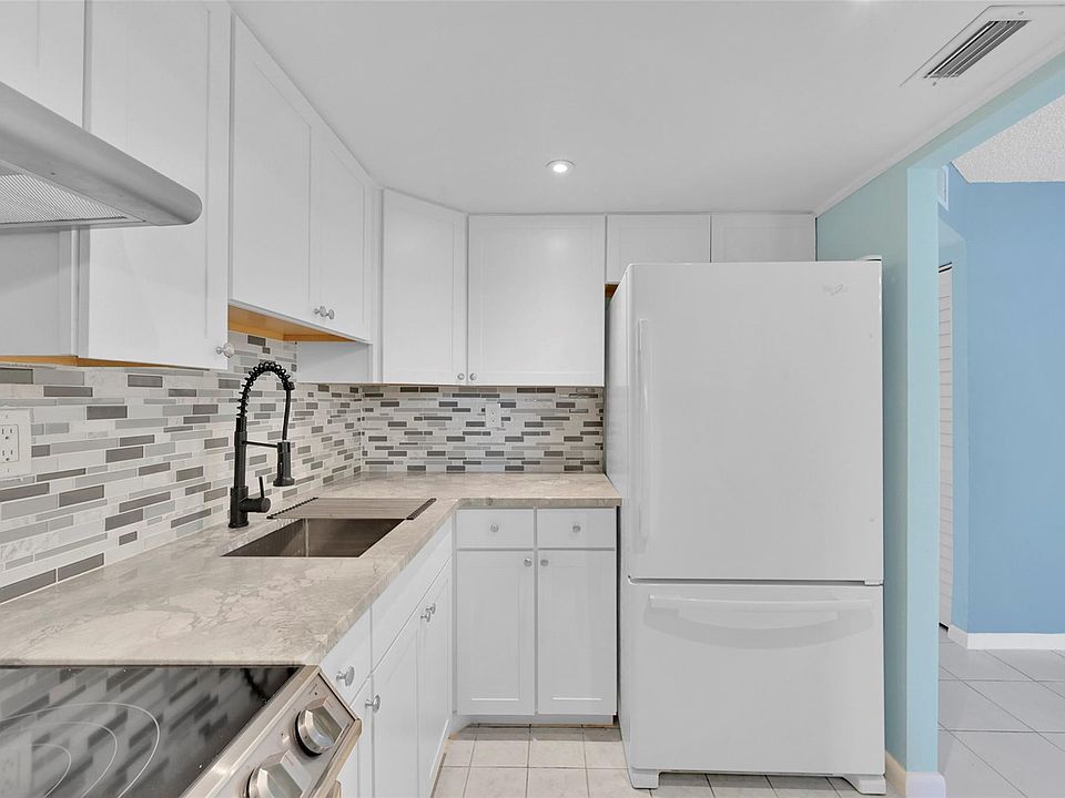 1st image of 9121 Sunrise Lakes Boulevard #113