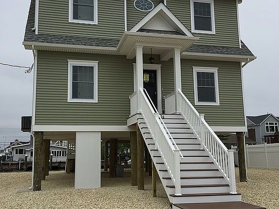 4th image of 326 Cheryl Dr