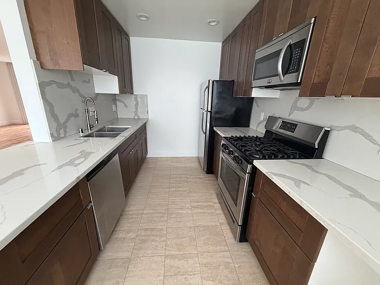 1277 Barry Ave #5 — Photo 8