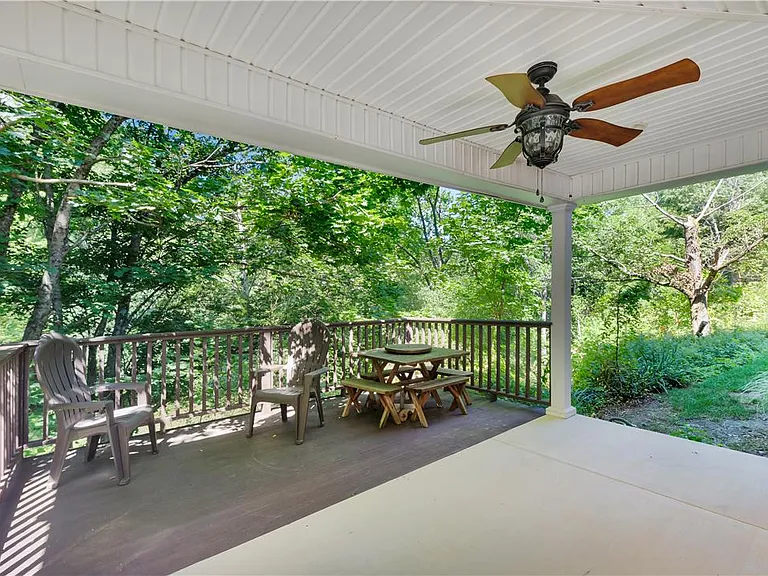 2408 Applewood Dr — Photo 25
