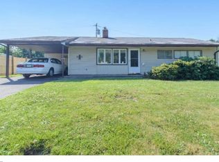 290 Birch Dr, Levittown, PA 19054