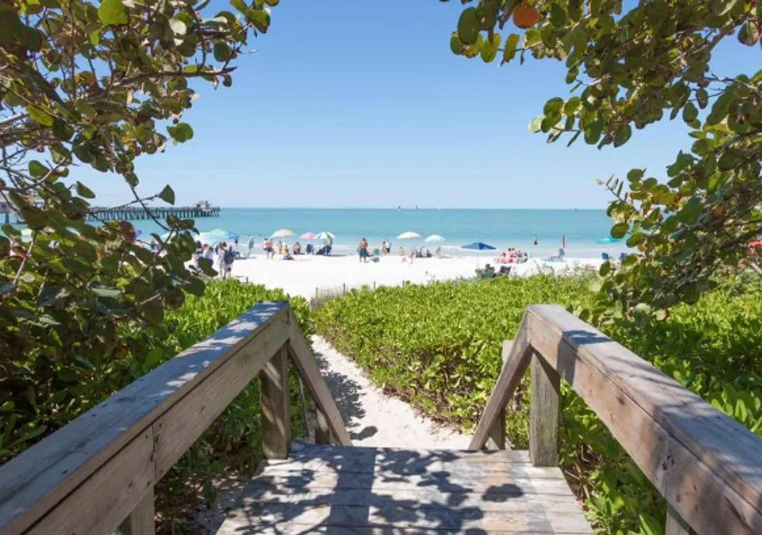 ** You Want A Stunning View? Gated Community ** 2 Bedroom Plus A Den\2 Bath Large Coach Home Avai... — Photo 4