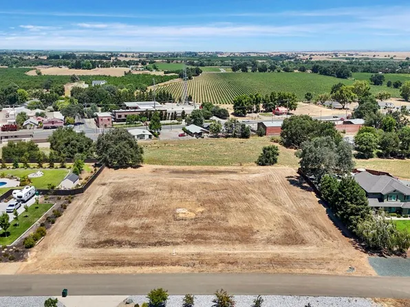 18895 E Sierra View Ct, Clements, CA 95227