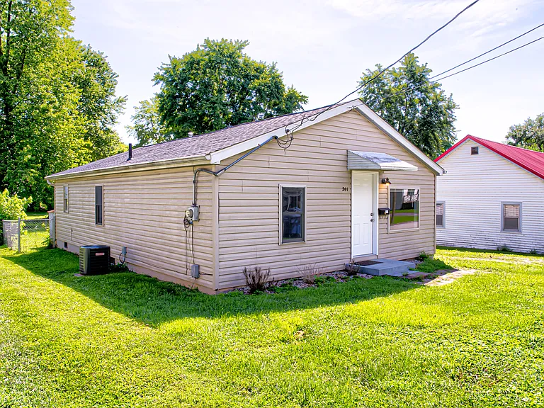 241 Kahl Ct — Photo 22