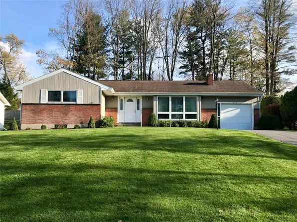 2412 Charleston Ave, Vestal, NY 13850