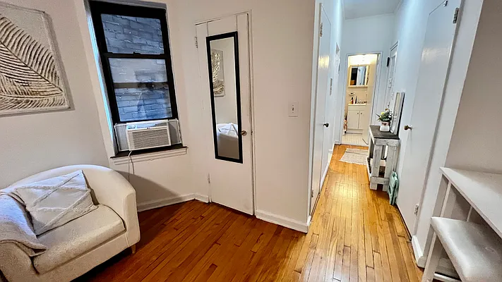 Rented by HOLTON REAL ESTATE INC. | media 17