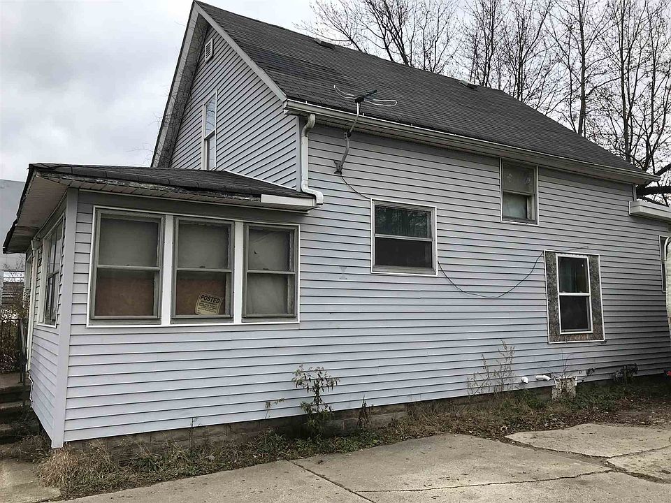 2nd image of 2714 S Main St