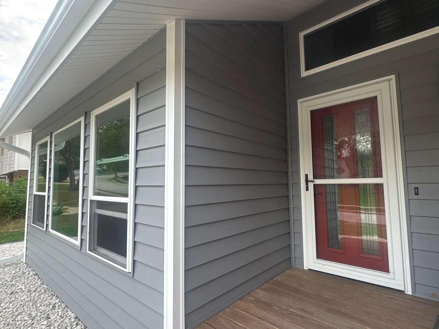 3 bed, 2.5 bath, 2537 sqft, $2,500 — Photo 2