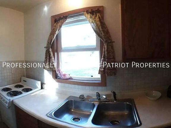 4th image of 1205 Lakeview Dr
