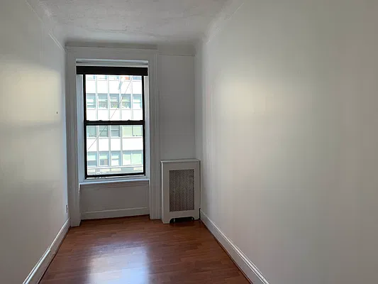 Rented by Salon Realty Corp | media 7