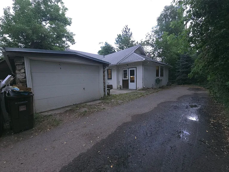 740 University Ave — Photo 31