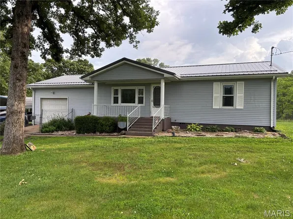 11078 Old 8 E, Mineral Pt, MO 63660