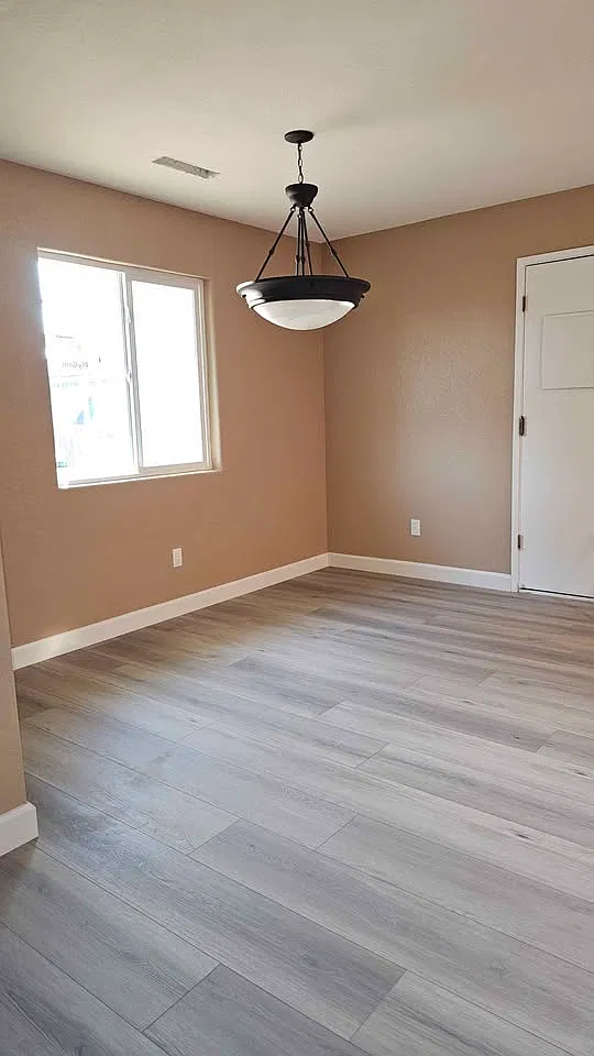 4 bed, 1303 sqft, $2,300 — Photo 4