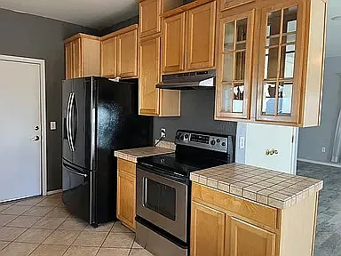 3 bed, 2.5 bath, 1616 sqft, $2,025 — Photo 2