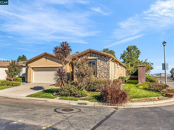 2nd image of 900 Brookside Ln