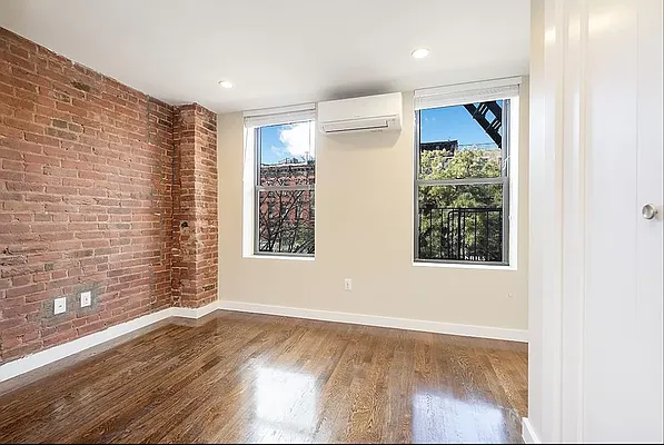 Rented by REAL New York | media 7