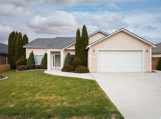 8502 W Bruneau Pl, Kennewick, WA 99336