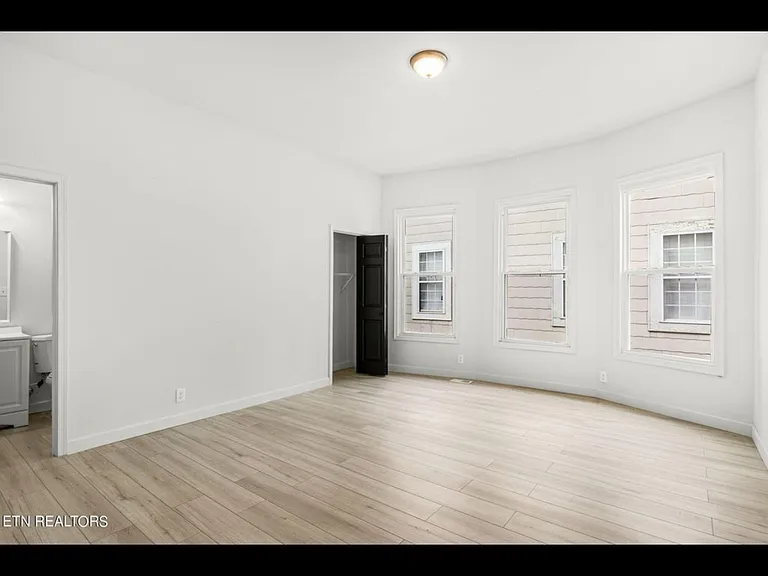 2307 Linden Ave #B — Photo 11