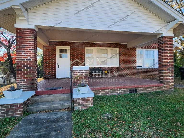 306 E Calhoun St — Photo 11
