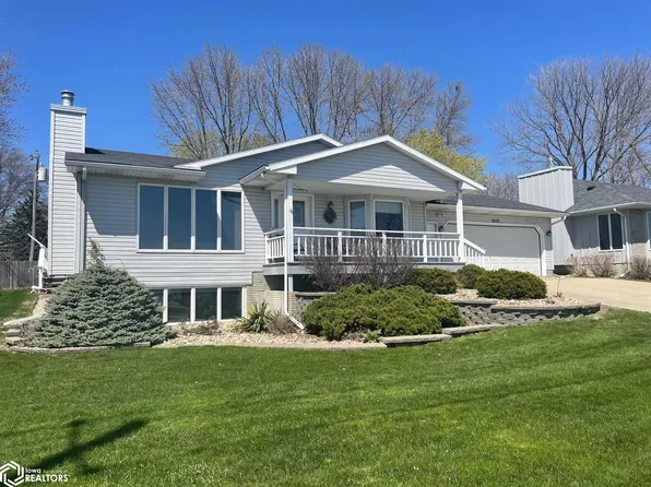2602 N Shore Dr, Clear Lake, IA 50428