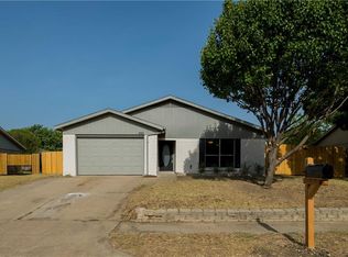 400 Ridgecrest Dr, Saginaw, TX 76179