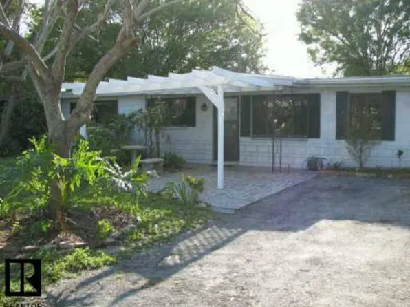 10686 110th Ln, Seminole, FL 33778