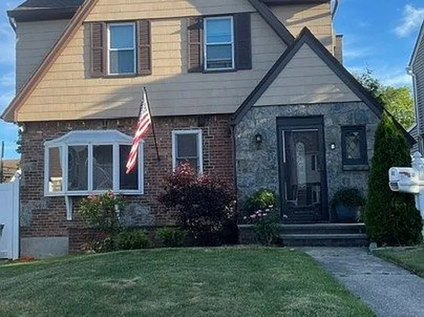 166-48 24th Rd, Whitestone, NY 11357