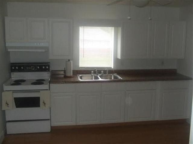 2nd image of 527 N 22nd St