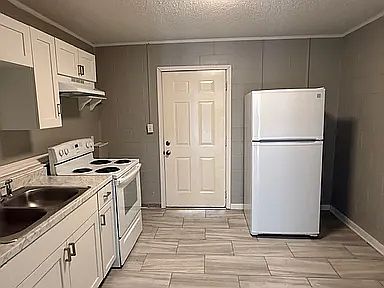 2nd image of 131 Potts Rd #1