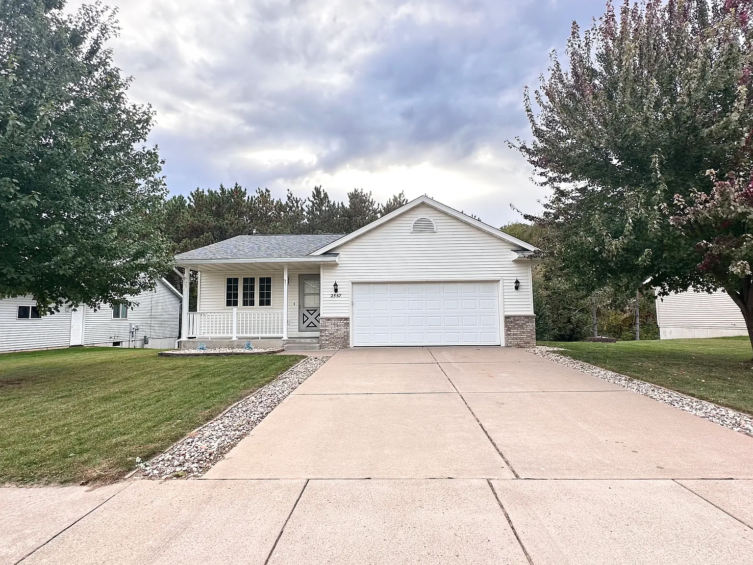 3 bed, 1520 sqft, $1,800 — Photo 1