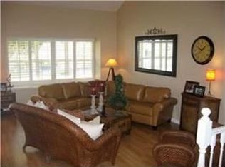 439 Lamp Post Cir, Simi Valley, CA 93065