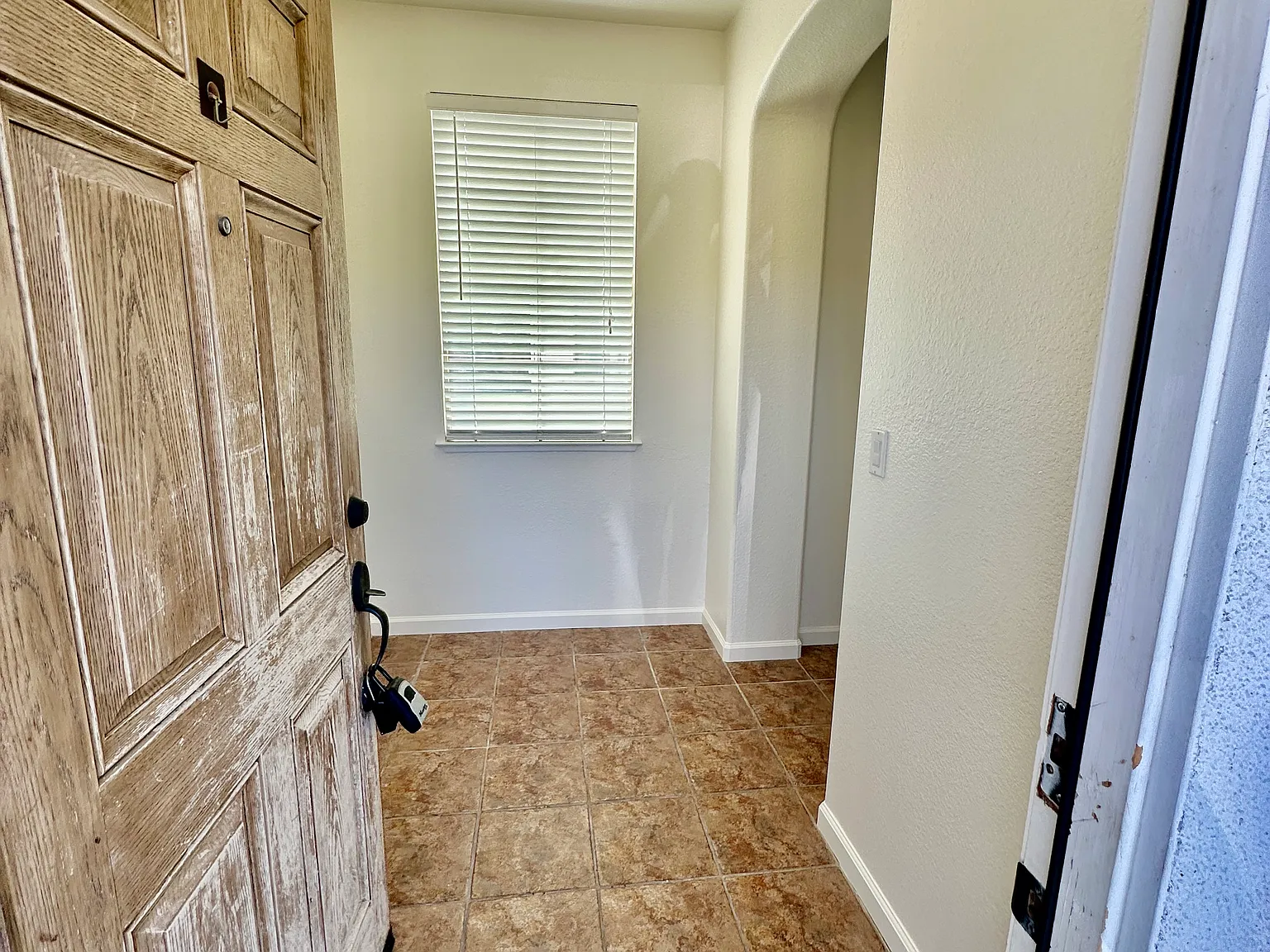 4 bed, 2.5 bath, 2226 sqft, $3,200 — Photo 2