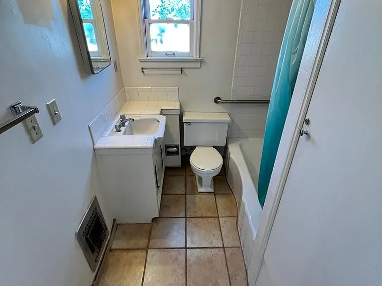1625 N Camilla Blvd — Photo 6