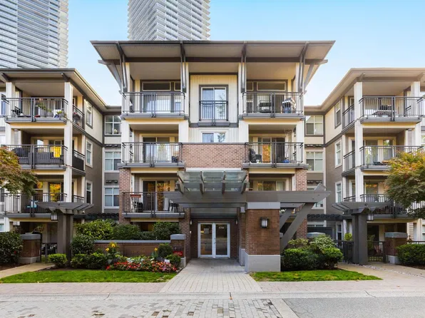 4768 Brentwood Dr #210, Burnaby, BC V5C 0C7