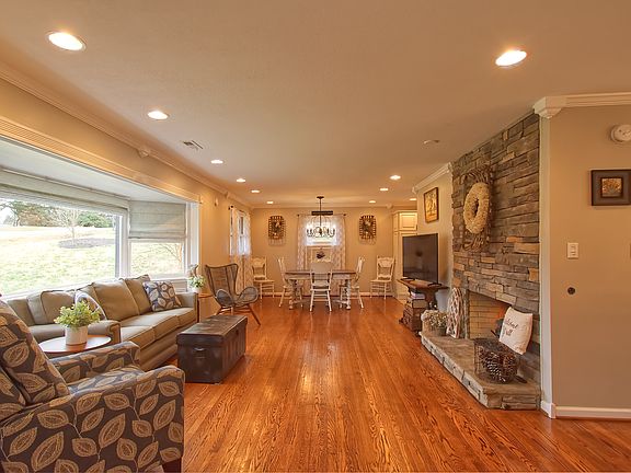 4th image of 5605 Marilyn Dr
