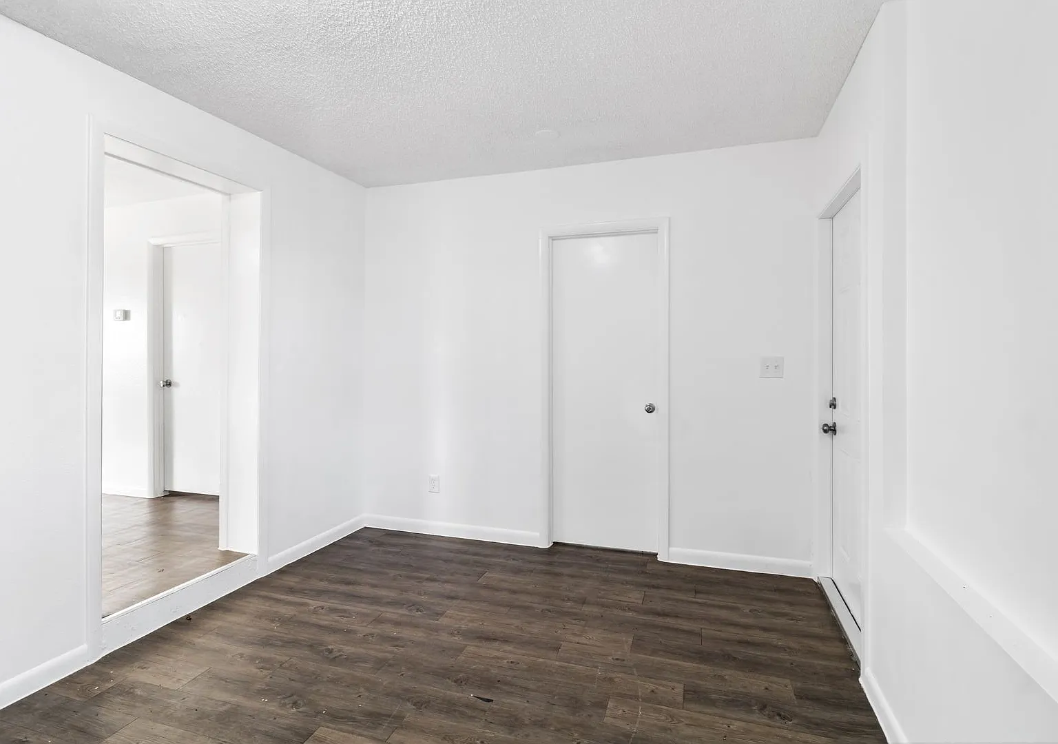 3 bedroom 1 bathroom single family house! — Photo 4