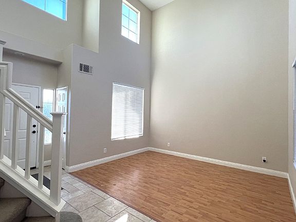 3rd image of 16736 Mesa Oak Ave